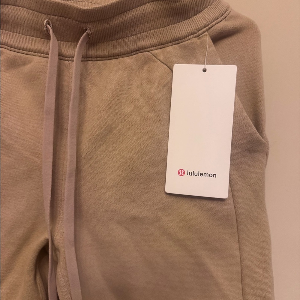 Lululemon joggers size 2 - Picture 2 of 4